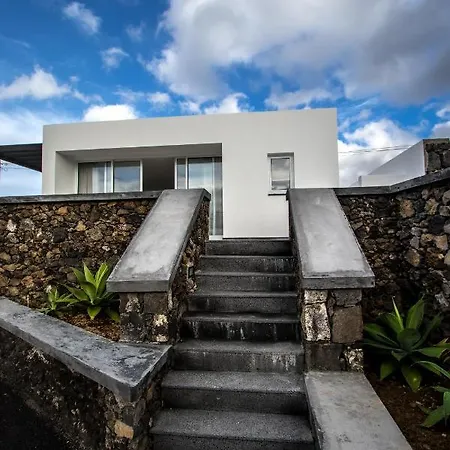 Wellshouses * Capelas (Sao Miguel)