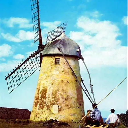 Wellshouses Capelas (Sao Miguel)